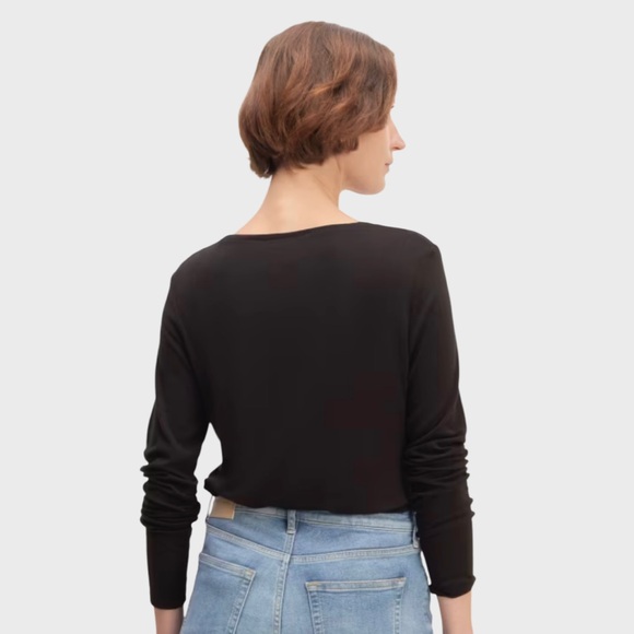 Black Long-Sleeve Top - Picture 6 of 7